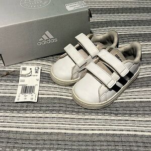 Size 6K Grand Court 2.0 Adidas Sneaker